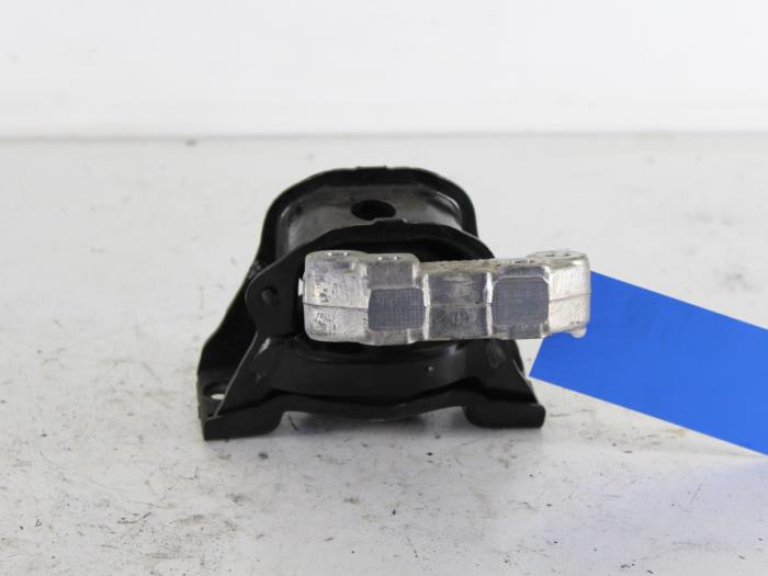 Usagé Support moteur Citroen DS3 (SA) 1.4 16V VTi Prix sur demande proposé par Gebr Opdam B.V.