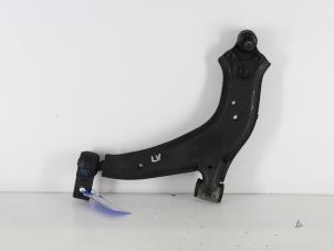 Usagé Bras de suspension bas avant gauche Citroen Xsara (N1) 1.6 16V Prix € 25,00 Règlement à la marge proposé par Gebr Opdam B.V.