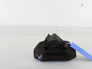 Usados Pinza de freno derecha delante Peugeot 106 II 1.4 XN,XR,XS,XT Precio € 25,00 Norma de margen ofrecido por Gebr Opdam B.V.