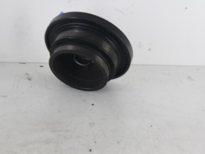 Crankshaft pulley from a BMW 5-Serie 2005