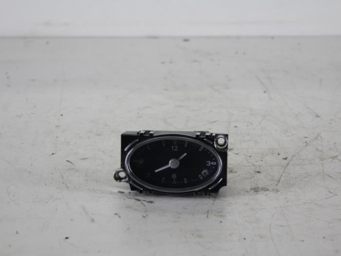 Clock from a Ford Mondeo III 1.8 16V 2005
