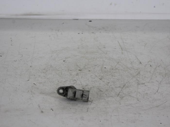 Begagnade Kamaxelsensor Opel Corsa C (F08/68) 1.3 CDTi 16V Pris på förfrågan erbjuds av Gebr Opdam B.V.