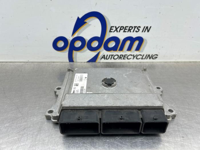 Used Engine management computer Renault Clio IV (5R) 0.9 Energy TCE 90 12V Price € 125,00 Margin scheme offered by Gebr Opdam B.V.