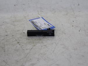 Used Antenna Amplifier Renault Scénic II (JM) 1.6 16V Price on request offered by Gebr Opdam B.V.