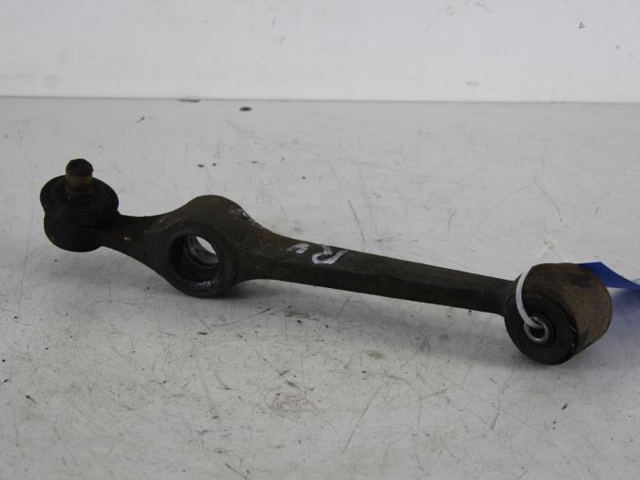 Front lower wishbone, right from a Kia Rio (DC22/24) 1.5 RS,LS 16V 2002