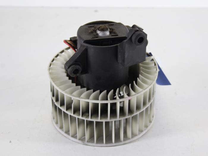 Motor de ventilador de calefactor de un Mercedes-Benz A (W168) 1.6 A-160 2001
