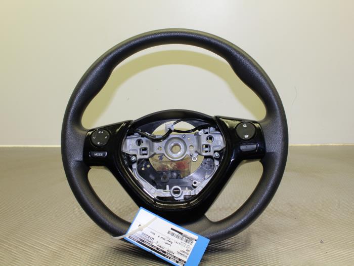 Steering wheel from a Peugeot 108 1.0 12V 2014