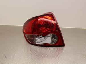 Używane Tylne swiatlo pozycyjne lewe Hyundai Getz 1.3i 12V Cena € 40,00 Procedura marży oferowane przez Gebr Opdam B.V.