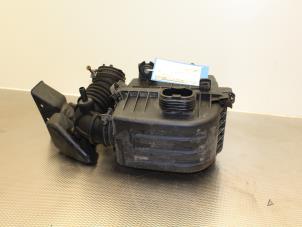 Używane Obudowa filtra powietrza Kia Picanto (TA) 1.2 16V Cena na żądanie oferowane przez Gebr Opdam B.V.