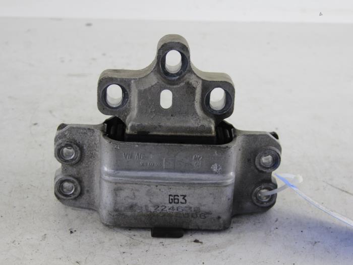 Usagé Support boîte de vitesses Volkswagen Passat Variant (3C5) 2.0 TDI 16V 140 Prix € 30,00 Règlement à la marge proposé par Gebr Opdam B.V.