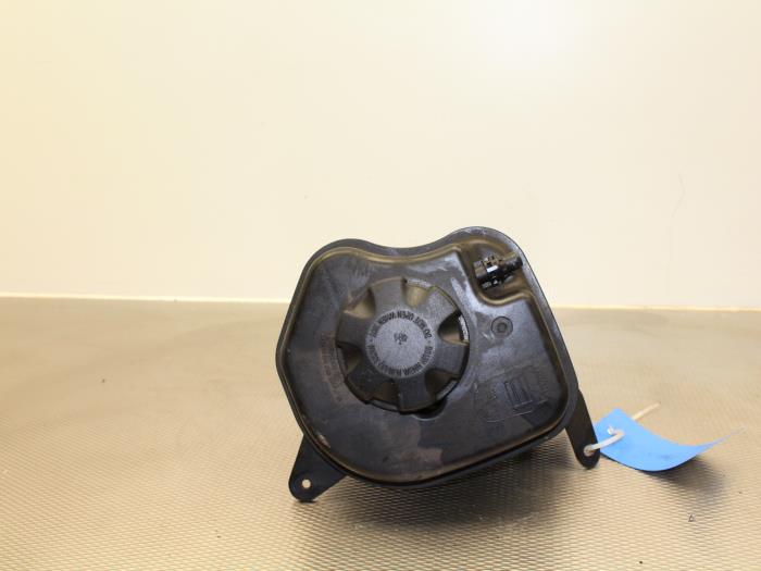 Expansion vessel from a BMW X6 (E71/72) xDrive40d 3.0 24V 2009