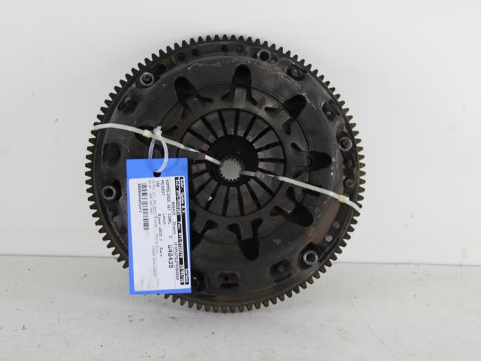 Clutch kit (complete) from a Peugeot 108 1.0 12V 2015