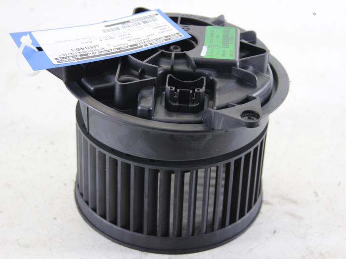 Heating and ventilation fan motor from a Ford Mondeo III Wagon 2.0 TDCi/TDDi 115 16V 2004
