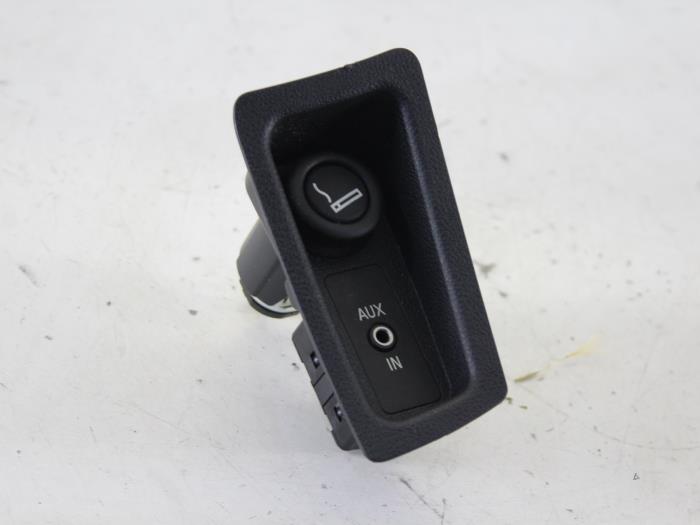Używane Przelacznik BMW 1 serie (E87/87N) 118i 16V Cena na żądanie oferowane przez Gebr Opdam B.V.