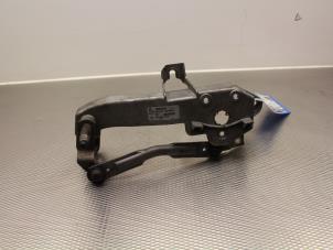 Used Wiper mechanism Mercedes S (W221) 3.0 S-320 CDI 24V Price on request offered by Gebr Opdam B.V.