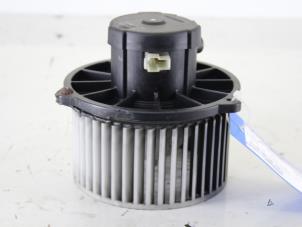 Usados Motor de ventilador de calefactor Hyundai Elantra III 1.6i 16V Precio € 35,00 Norma de margen ofrecido por Gebr Opdam B.V.