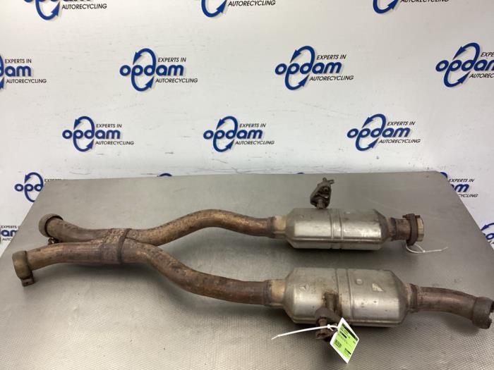 Exhaust middle silencer from a Mercedes-Benz ML II (164/4JG) 3.5 350 4-Matic V6 24V 2008