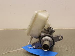 Used Master cylinder Ford Focus 3 Wagon 1.6 TDCi 115 Price on request offered by Gebr Opdam B.V.
