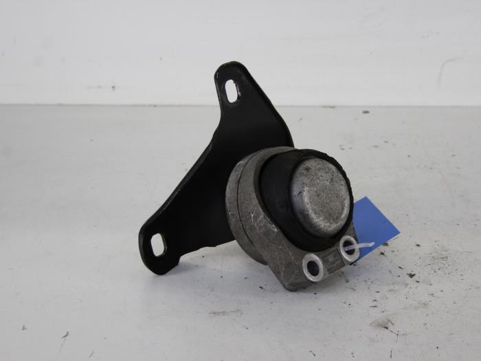 Usagé Support moteur Ford Mondeo III Wagon 2.0 16V Prix € 17,00 Règlement à la marge proposé par Gebr Opdam B.V.