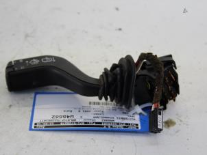 Usados Interruptor de limpiaparabrisas Opel Zafira (F75) 1.6 16V Precio € 30,00 Norma de margen ofrecido por Gebr Opdam B.V.