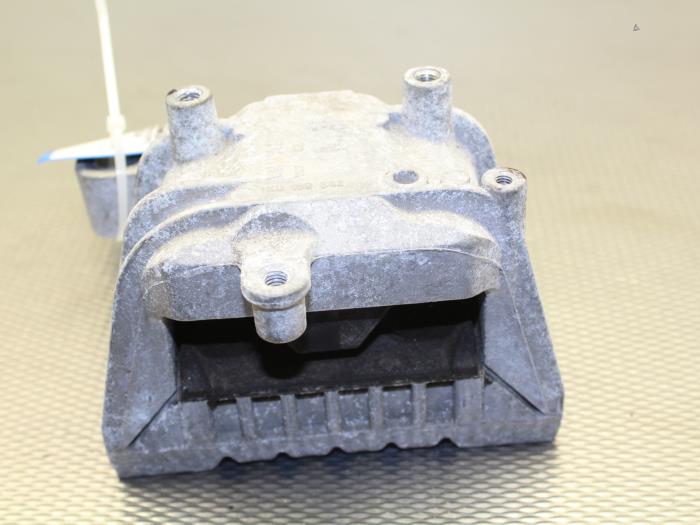 Used Engine mount Volkswagen Passat Variant (365) 2.0 TDI 16V 170 Price € 42,00 Margin scheme offered by Gebr Opdam B.V.