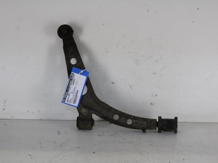 Front lower wishbone, right from a Fiat Seicento (187) 1.1 MPI S,SX,Sporting 2001
