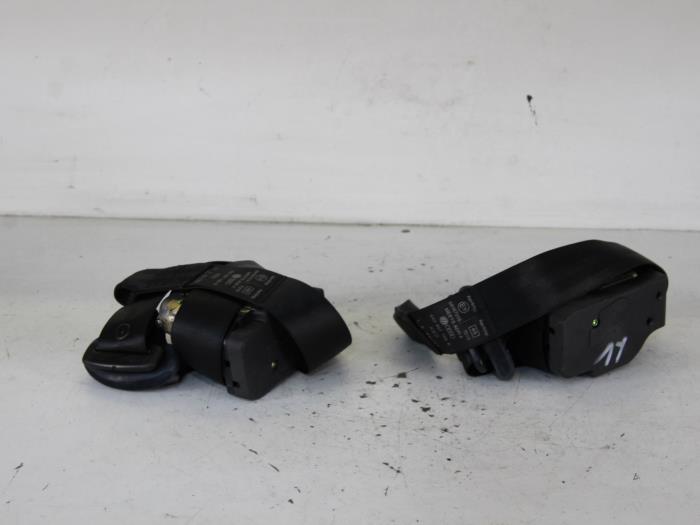 Set of front seatbelts from a Seat Arosa (6H1) 1.0 MPi 1999