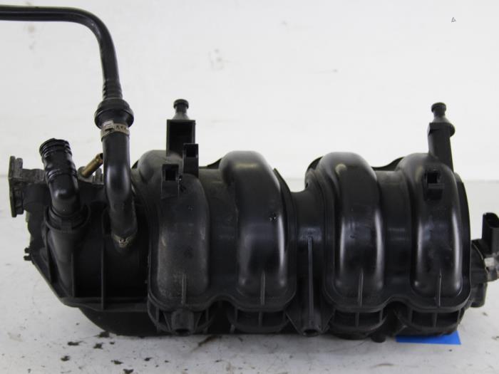 Begagnade Insugsrör Volkswagen Polo IV (9N1/2/3) 1.4 16V Pris € 64,00 Marginaltabell erbjuds av Gebr Opdam B.V.