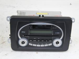 Used Radio Volkswagen Jetta III (1K2) 1.6 Price on request offered by Gebr Opdam B.V.