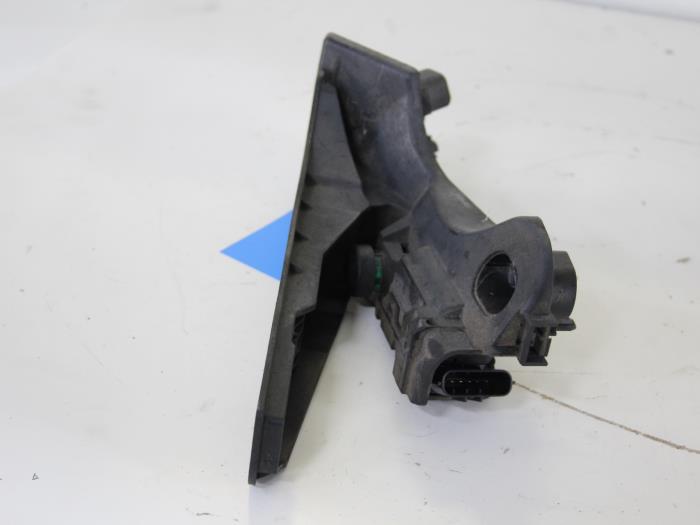 Begagnade Gaspedalsensor Volkswagen Touran (1T1/T2) 1.9 TDI 105 Pris på förfrågan erbjuds av Gebr Opdam B.V.