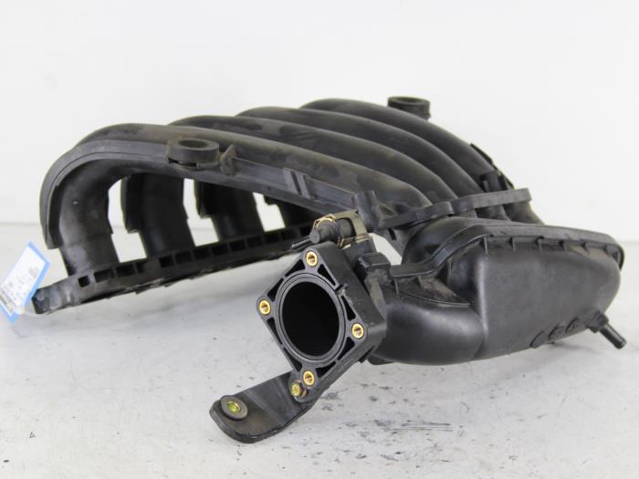 Intake manifold from a Nissan Note (E11) 1.6 16V 2006