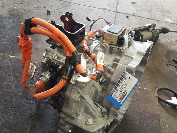Getriebe van een Toyota Yaris III (P13) 1.5 16V Hybrid 2013