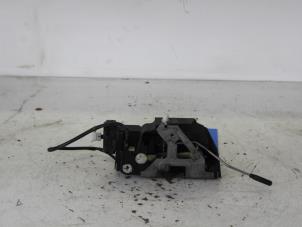 Used Front door lock mechanism 4-door, right Mercedes A (W168) 1.6 A-160 Price on request offered by Gebr Opdam B.V.