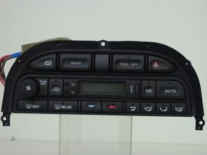 Używane Panel sterowania nagrzewnicy Jaguar XJR 4.0 32V Supercharged Cena na żądanie oferowane przez Gebr Opdam B.V.