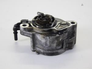 Used Vacuum pump (diesel) Peugeot 307 Break (3E) 1.6 HDiF 110 16V Price on request offered by Gebr Opdam B.V.