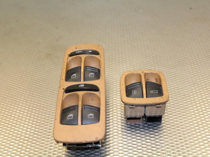Usados Interruptor combinado de ventanillas Porsche Cayenne (9PA) 4.5 S V8 32V Precio de solicitud ofrecido por Gebr Opdam B.V.