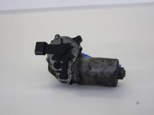 Used Front wiper motor BMW 3 serie (E90) 318d 16V Price on request offered by Gebr Opdam B.V.