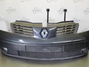 Used Front bumper Renault Espace (JK) 2.2 dCi 16V Price € 75,00 Margin scheme offered by Gebr Opdam B.V.