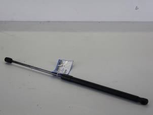 Used Set of bonnet gas struts Opel Astra H (L48) 1.4 16V Twinport Price on request offered by Gebr Opdam B.V.