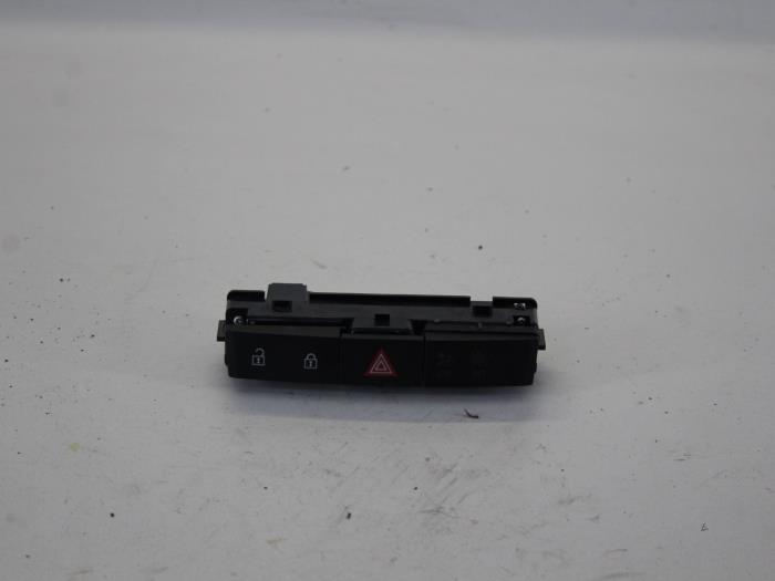 Panic lighting switch from a Opel Astra J (PC6/PD6/PE6/PF6)  2014