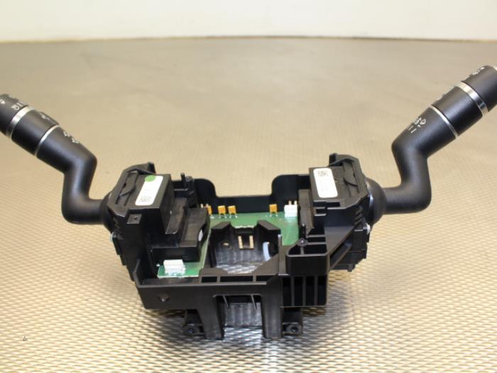 Interruptor combinado columna de dirección de un Land Rover Range Rover Evoque (LVJ/LVS) 2.2 eD4 16V 5-drs. 2012
