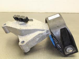 Used Engine mount Renault Clio IV (5R) 0.9 Energy TCE 90 12V Price on request offered by Gebr Opdam B.V.