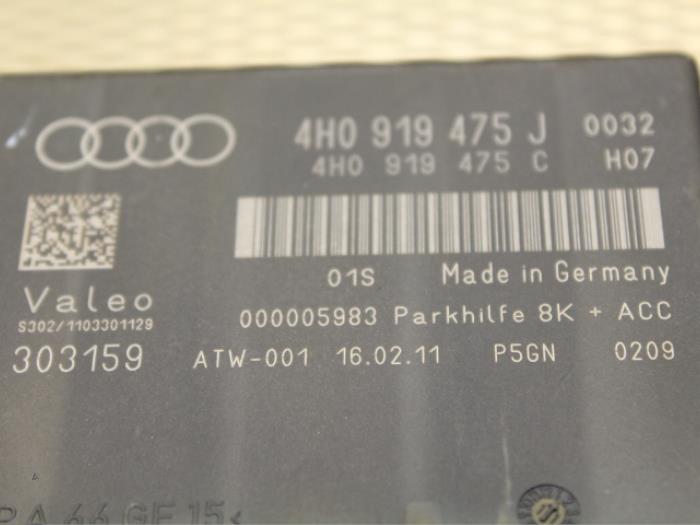 PDC Modul van een Audi A7 Sportback (4GA/4GF) 3.0 TDI V6 24V Quattro 2011