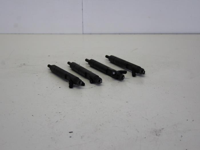 Usagé Injecteurs Ford Focus 1 Wagon 1.8 TDdi Prix sur demande proposé par Gebr Opdam B.V.