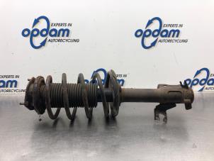 Used Front shock absorber rod, right Nissan Almera (N16) 1.5 16V Price € 40,00 Margin scheme offered by Gebr Opdam B.V.