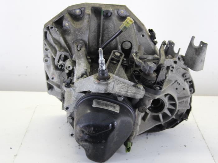 Getriebe van een Renault Megane II Grandtour (KM) 1.5 dCi 85 2005
