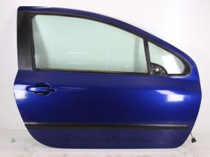 Gebrauchte Tür 2-türig rechts Peugeot 307 (3A/C/D) 1.6 16V Preis € 100,00 Margenregelung angeboten von Gebr Opdam B.V.
