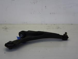 Used Front upper wishbone, right Renault Clio IV (5R) 1.5 Energy dCi 90 FAP Price on request offered by Gebr Opdam B.V.