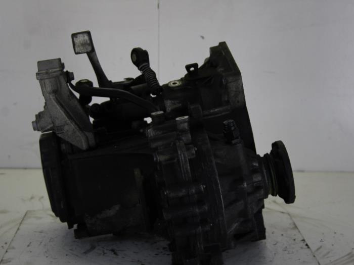 Gearbox from a Volkswagen Golf IV (1J1) 2.0 1999