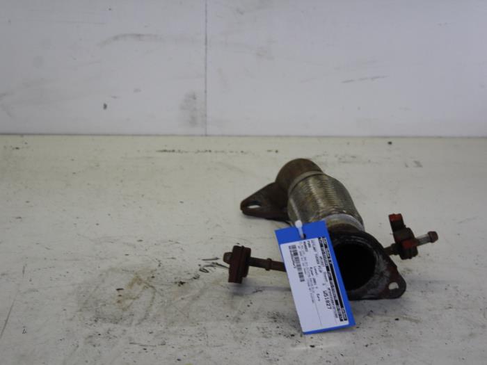 Used Exhaust middle section Ford Mondeo III 2.0 16V Price € 13,00 Margin scheme offered by Gebr Opdam B.V.